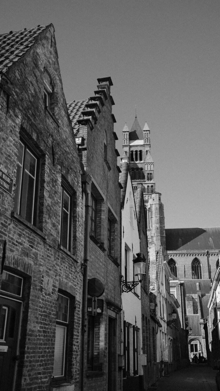 Bruges Travel Guide: Canals, Chocolate & the Medieval Core