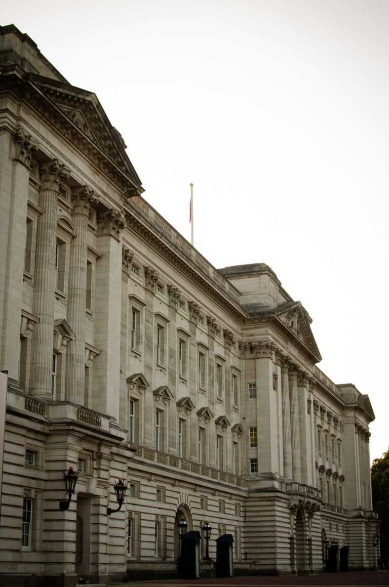 Buckingham Palace Tour: State Rooms, the Guard and What to See Inside