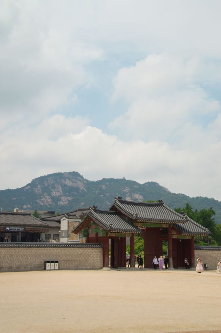 Gyeongbokgung Palace: Seoul’s Grand Joseon Court and How to Visit
