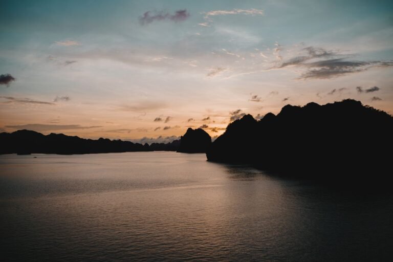 Ha Long Bay Cruise: A Vietnam Itinerary from Hanoi to the Karsts
