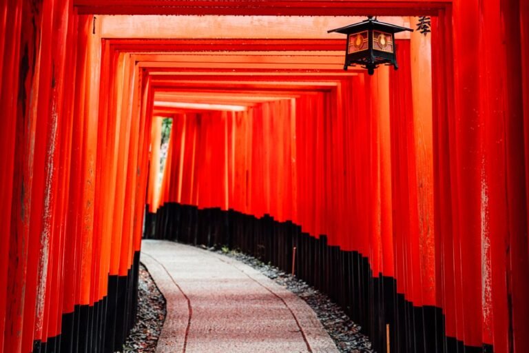 Kyoto Travel Guide: Fushimi Inari, Neighborhoods, and Where to Stay
