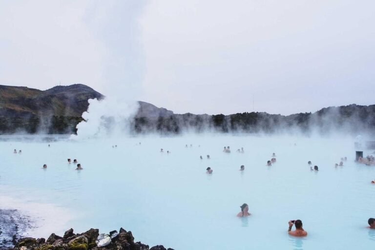 Pamukkale Thermal Pools: How to Get There and Where to Stay