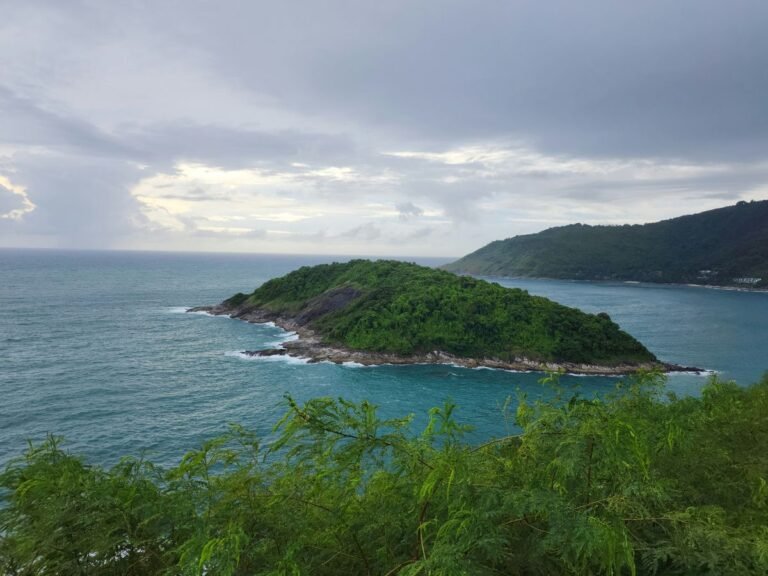 Phuket Travel Guide: Patong vs Karon, Beaches, and Island Tours