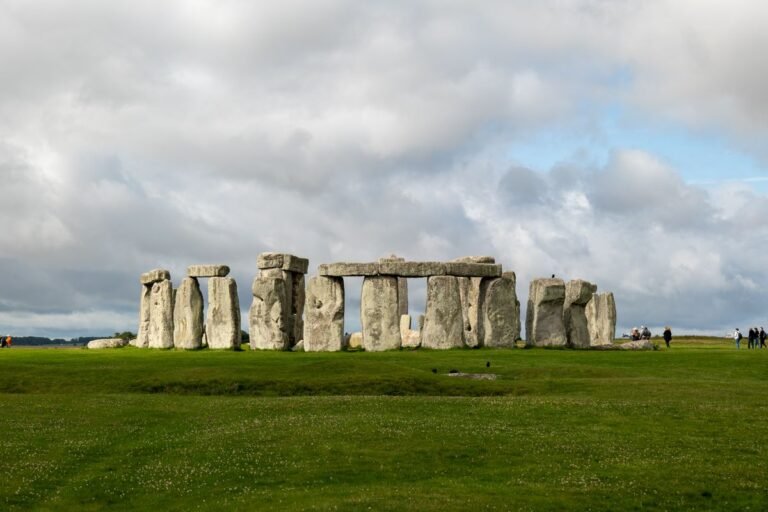 Stonehenge Tickets and Visitor Rules: Timed Entry, Scams and What to Pack
