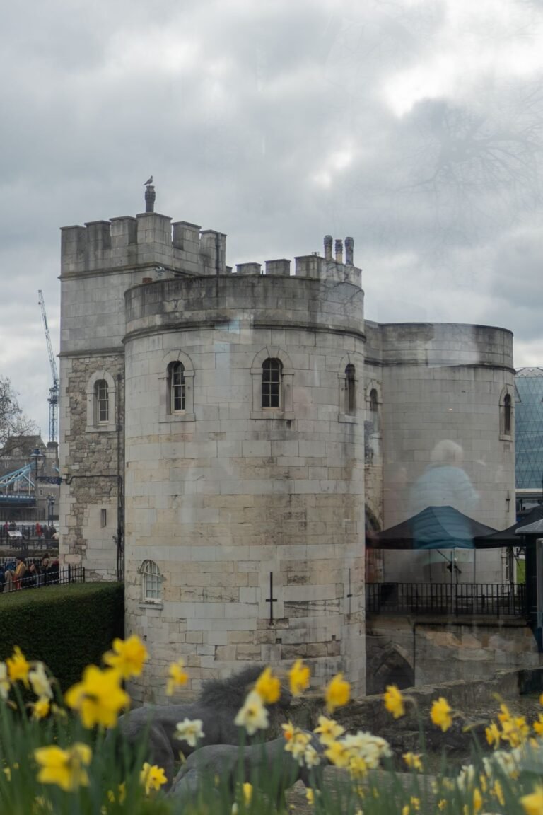 Tower of London Tickets, How to Get There and Where to Stay Nearby